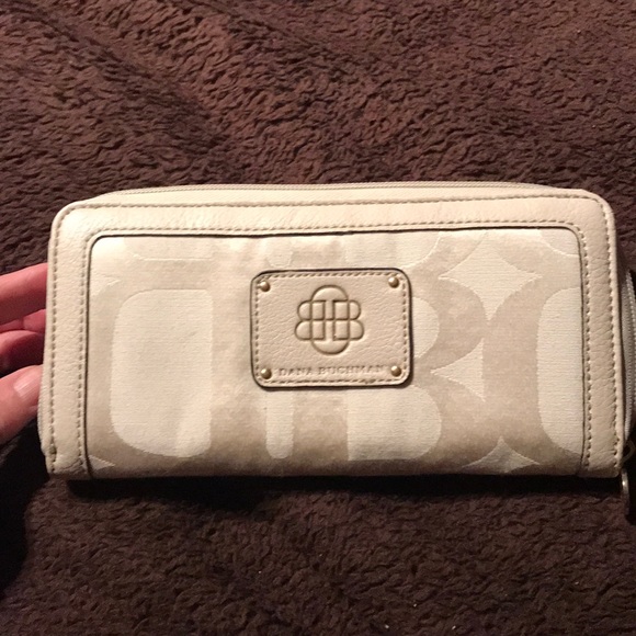 🌞3/$25 NWOT Dana Buchanan wallet - Picture 1 of 4